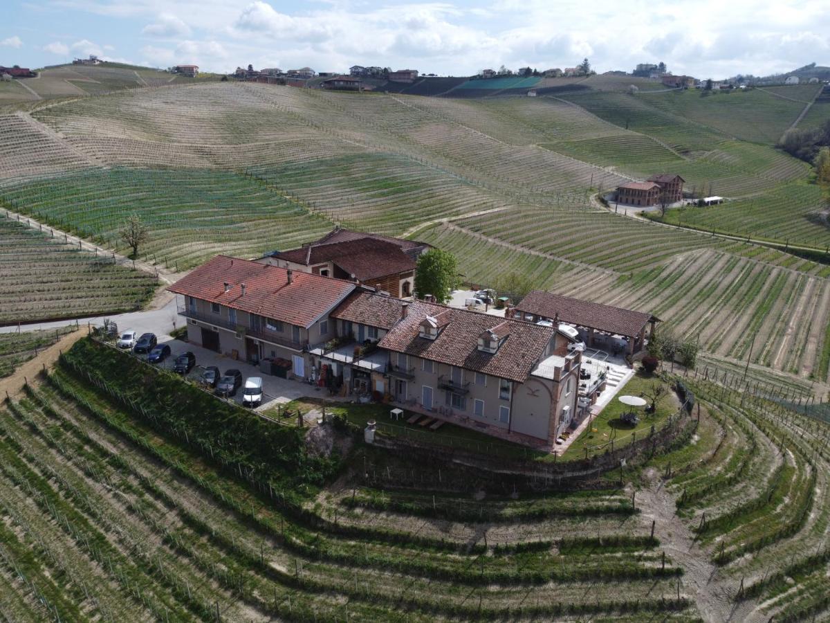 Гостьовий будинок Agriturismo Cascina Sciulun Монфорте-д'Альба Екстер'єр фото