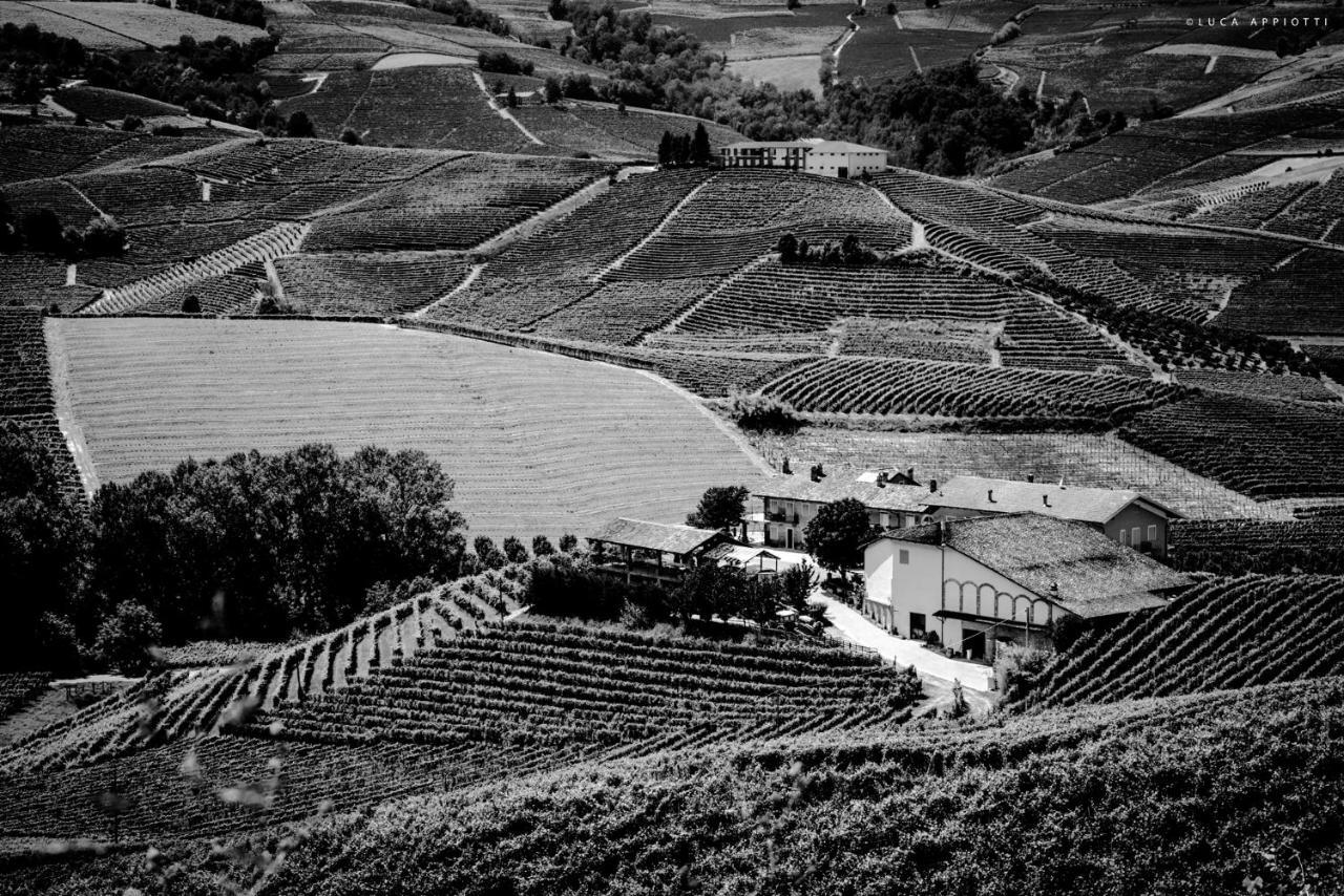 Гостьовий будинок Agriturismo Cascina Sciulun Монфорте-д'Альба Екстер'єр фото